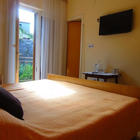 Guest House Jelsa Йелса Стая снимка