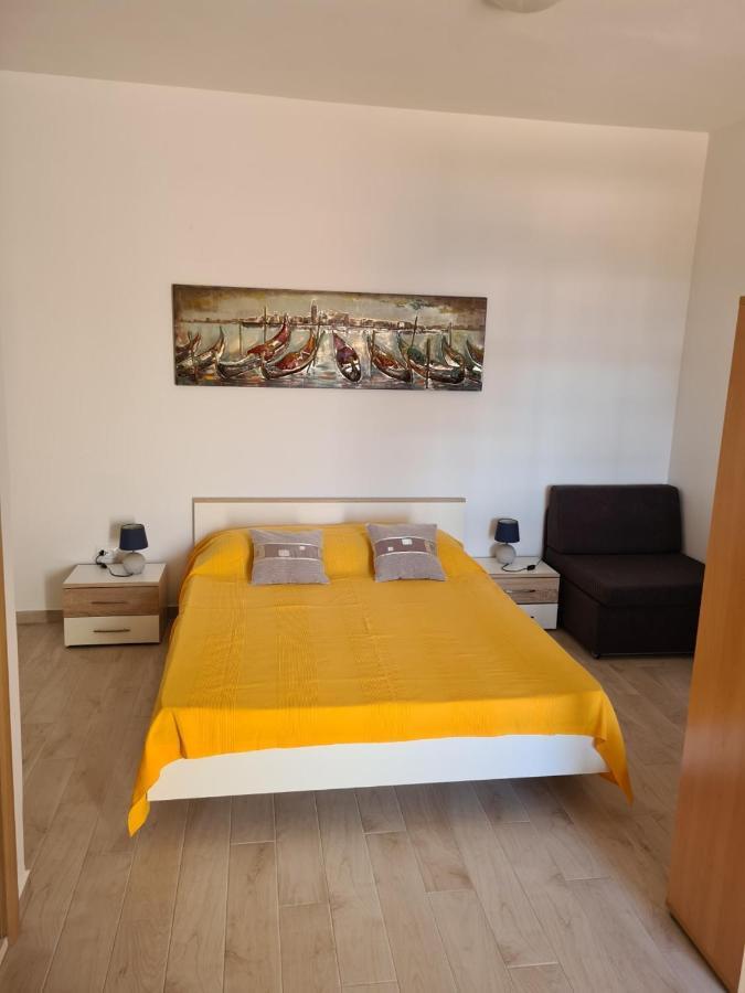 Guest House Jelsa Йелса Екстериор снимка