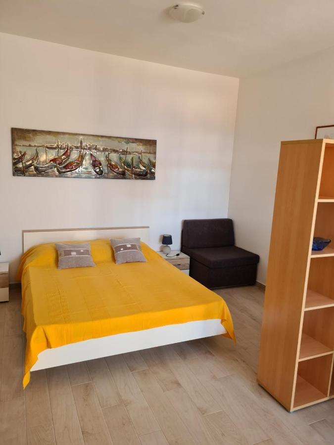 Guest House Jelsa Йелса Екстериор снимка