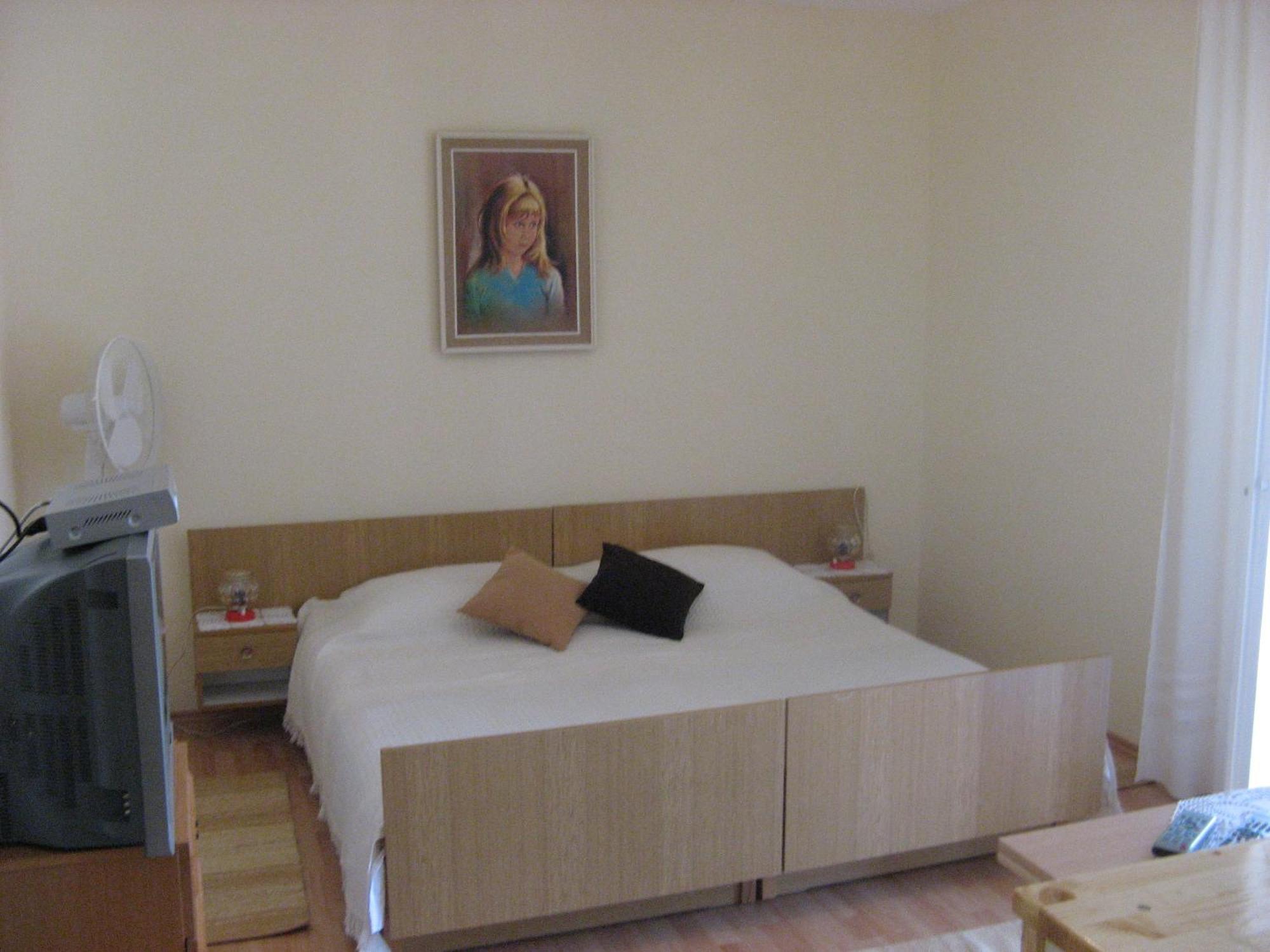 Guest House Jelsa Йелса Стая снимка