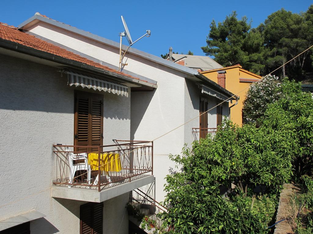 Guest House Jelsa Йелса Стая снимка