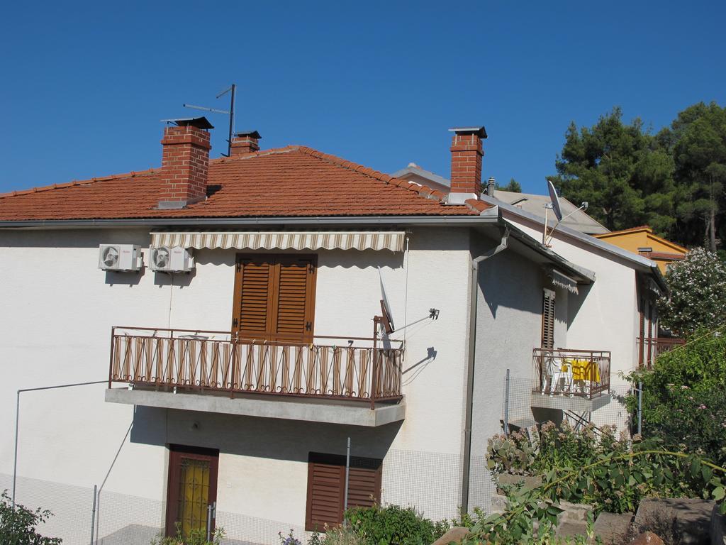 Guest House Jelsa Йелса Стая снимка