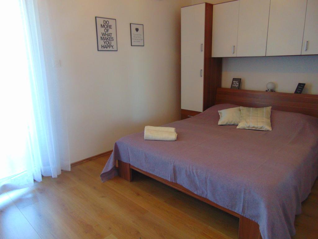 Guest House Jelsa Йелса Екстериор снимка