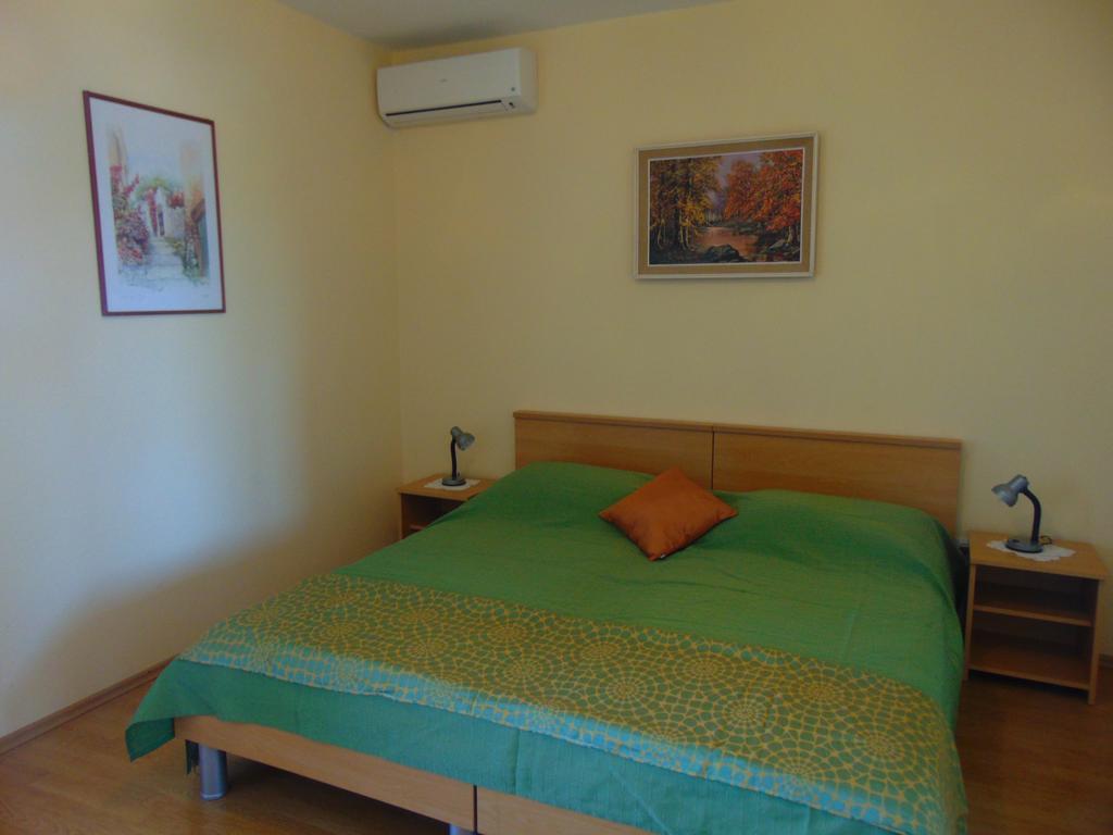 Guest House Jelsa Йелса Стая снимка