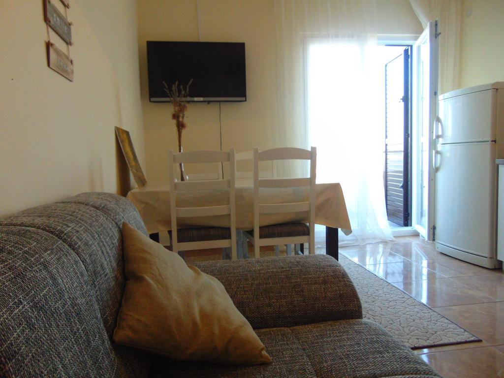 Guest House Jelsa Йелса Екстериор снимка